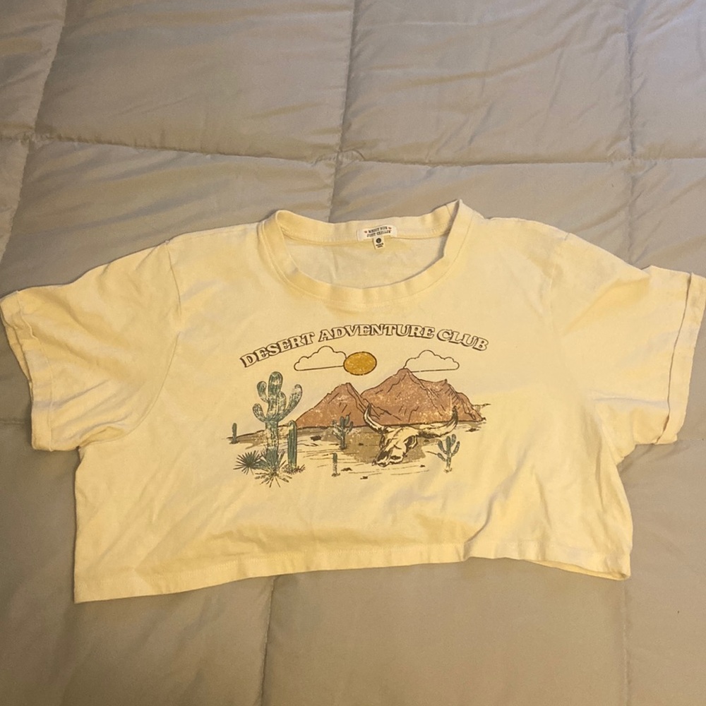 Messy Bun Just Chillin’ Large Off-Yellow Desert Adventure Club Crop Top